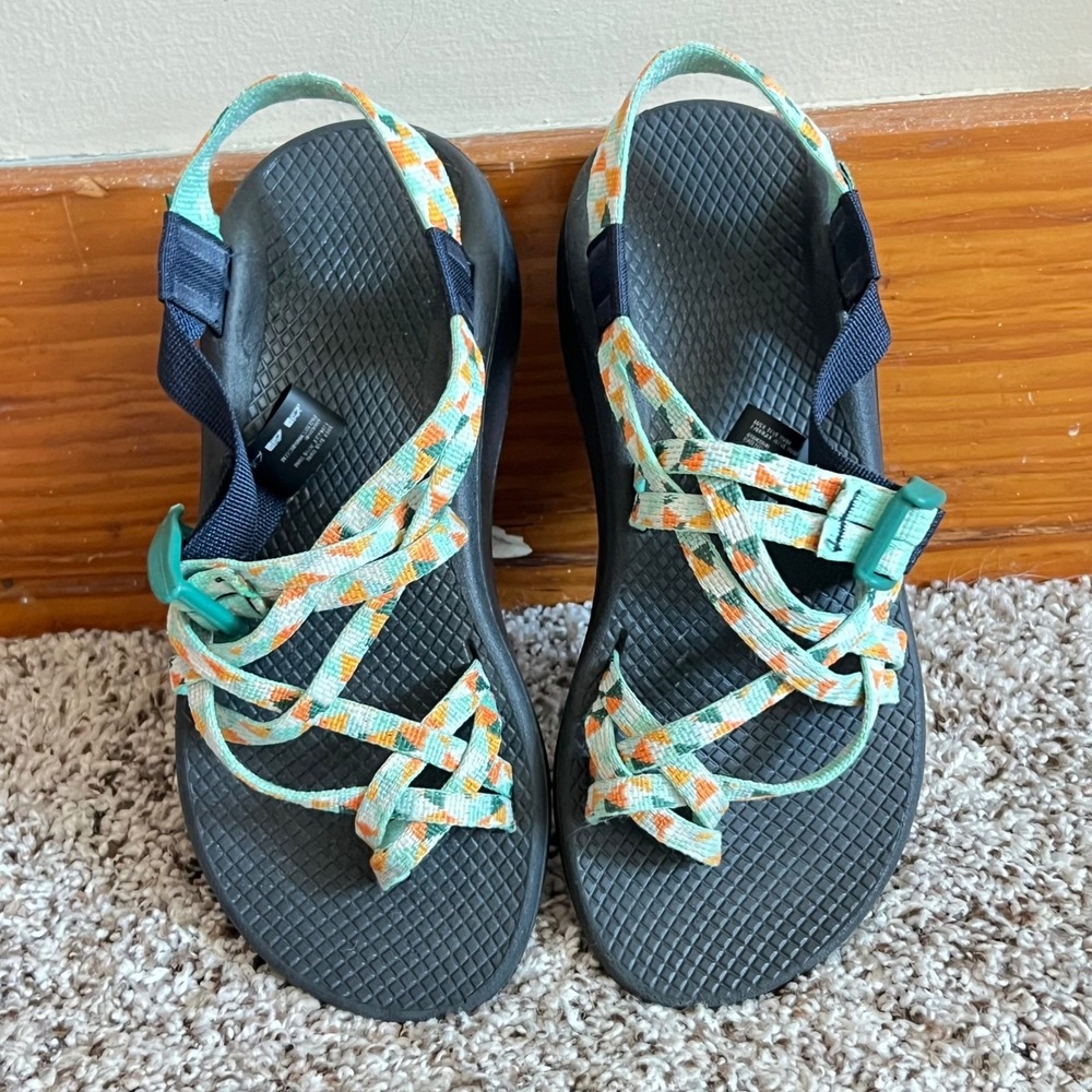 Chaco ZCloud 2 Womens Sandals Size 7 Green Orange Geometric Strappy Toe Loop GUC